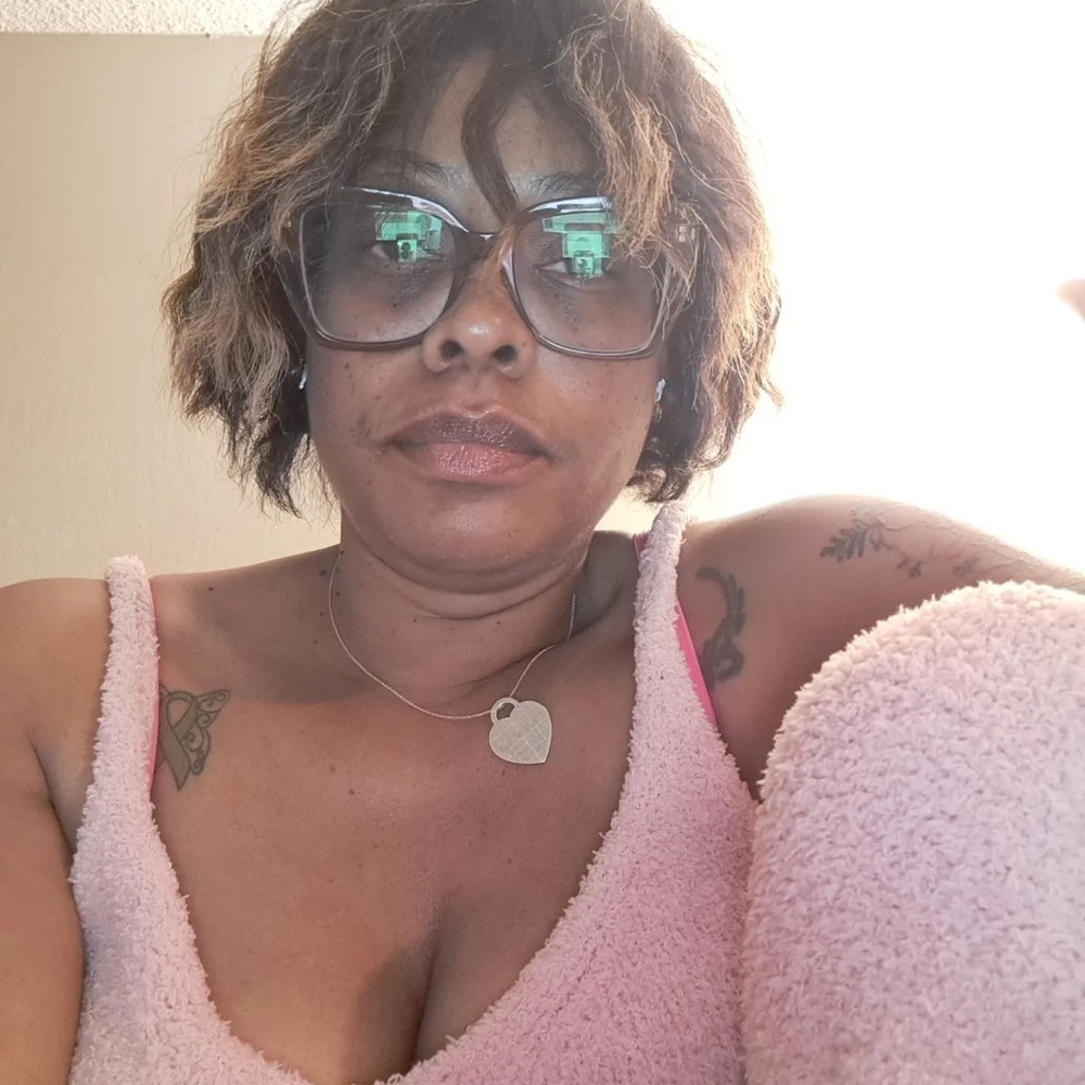 Meet your Posher, Monifa